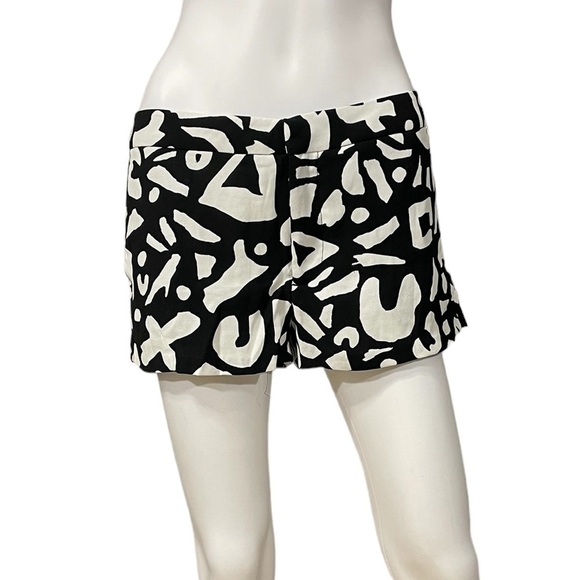 Alice & UO Women Black White Short Shorts 4
New - Picture 2 of 8